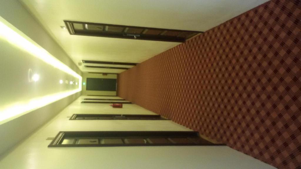 Virati Hotel Rangun Zewnętrze zdjęcie