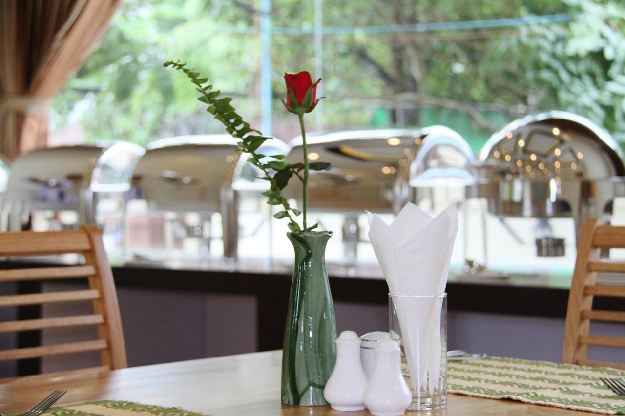 Virati Hotel Rangun Zewnętrze zdjęcie