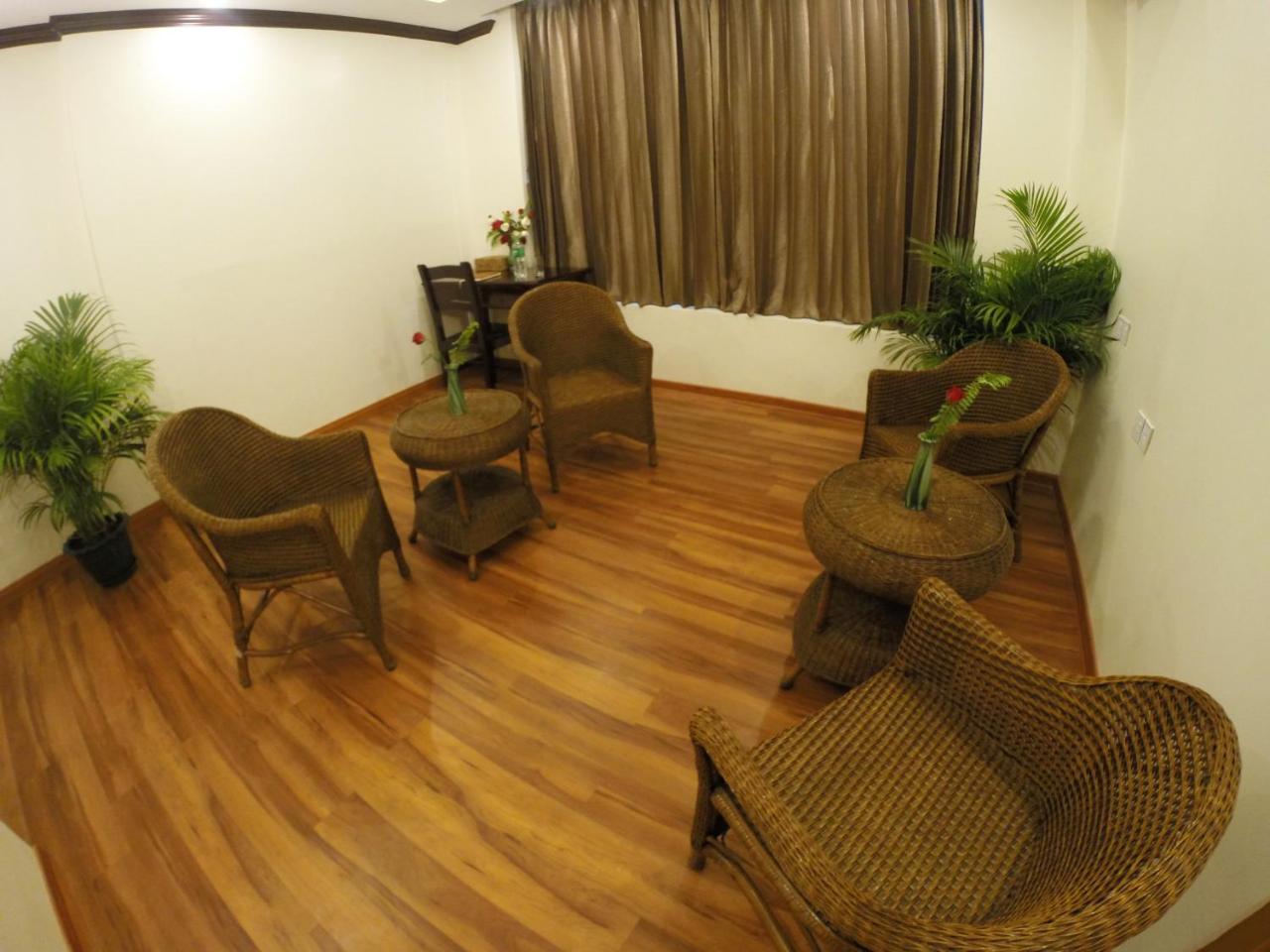 Virati Hotel Rangun Zewnętrze zdjęcie