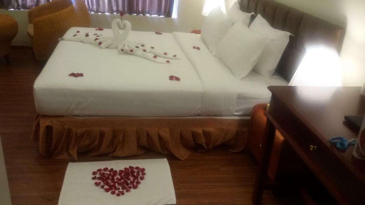 Virati Hotel Rangun Zewnętrze zdjęcie